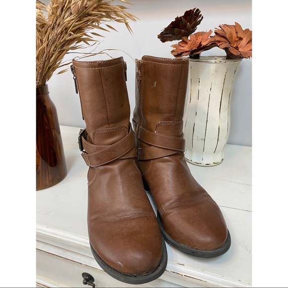 Brown Guess Boots - Picture 2 of 4